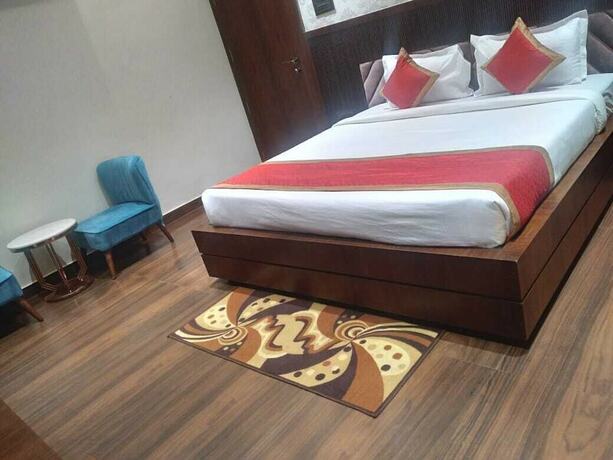 Imagen de la habitación del Hotel Ks Square And Banquets. Foto 14