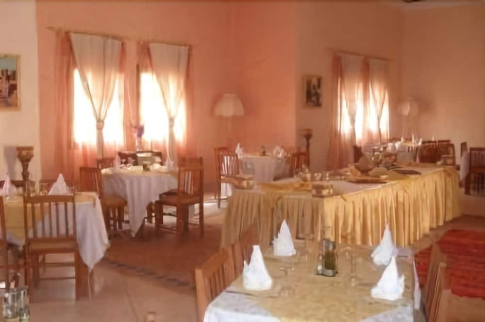 Imagen del bar/restaurante del Hotel Ksar Assalassil. Foto 5