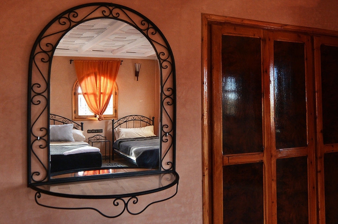 Imagen de la habitación del Hotel Ksar Ljanoub. Foto 4