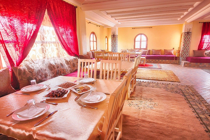 Imagen del bar/restaurante del Hotel Ksar Ljanoub. Foto 3