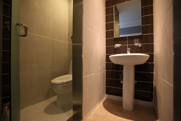 Imagen de la habitación del Hotel Kstar Metro. Foto 8