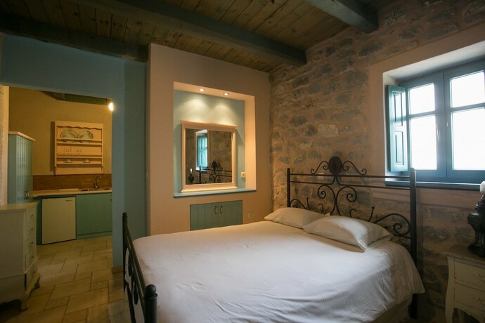 Imagen de la habitación del Hotel Ktima Karageorgoy. Foto 14