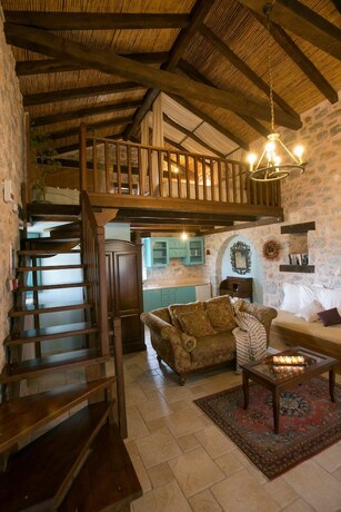 Imagen de la habitación del Hotel Ktima Karageorgoy. Foto 17