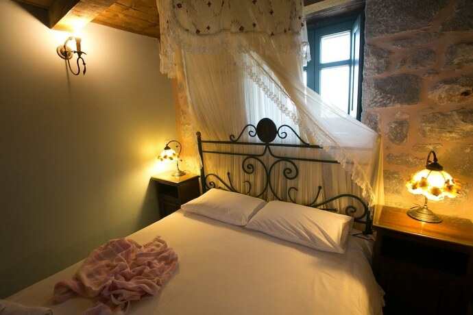 Imagen de la habitación del Hotel Ktima Karageorgoy. Foto 18