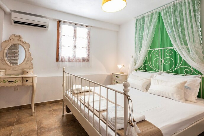 Imagen de la habitación del Hotel Ktima Zantidi. Foto 18