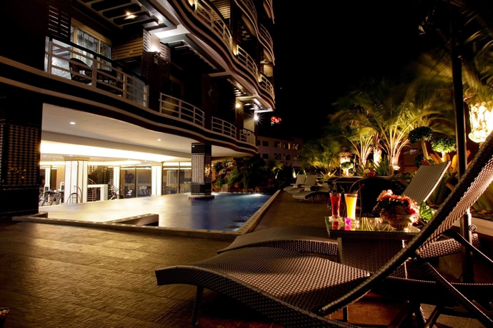 Imagen de la piscina del Hotel Ktk Pattaya and Residence. Foto 15