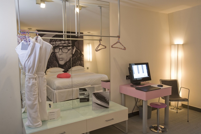 Imagen de la habitación del Hotel Kube Hotel Paris. Foto 4