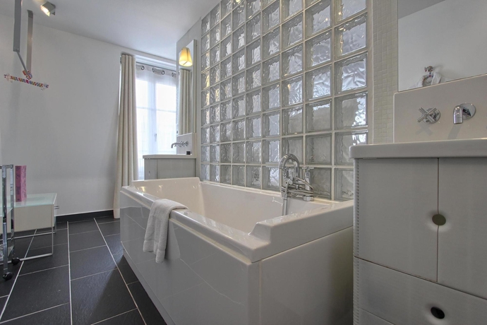 Imagen de la habitación del Hotel Kube Hotel Paris. Foto 6