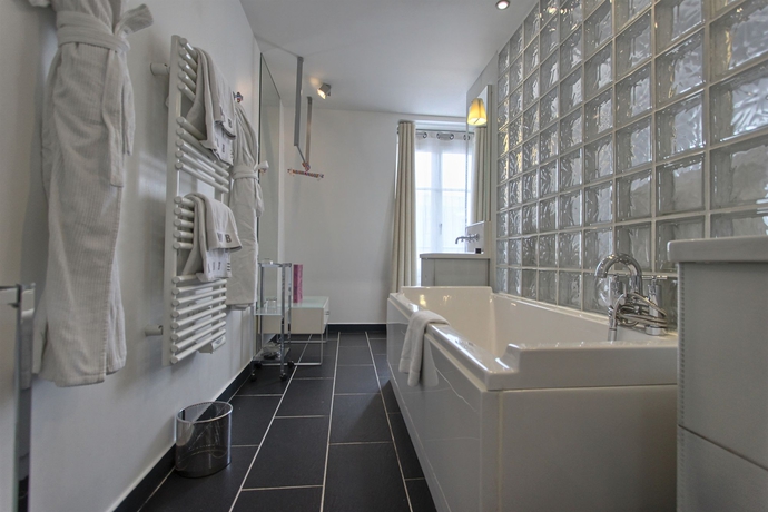 Imagen de la habitación del Hotel Kube Hotel Paris. Foto 11