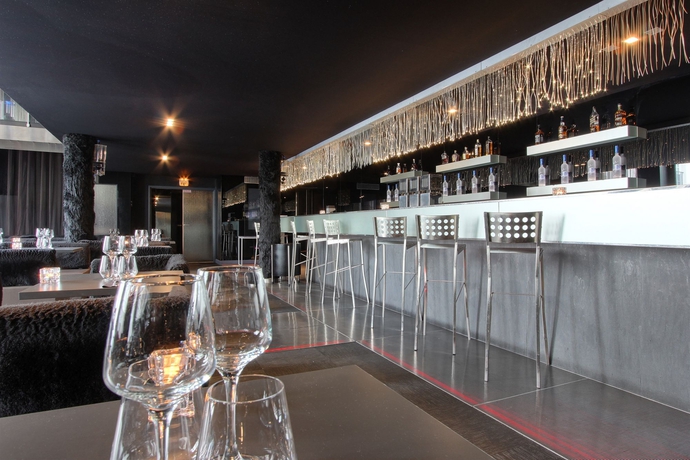 Imagen del bar/restaurante del Hotel Kube Hotel Paris. Foto 3