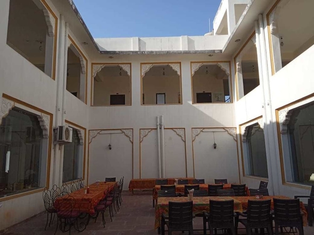 Imagen del bar/restaurante del Hotel Kuber Resort. Foto 4