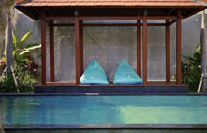 Imagen general del Hotel Kubu Manggala Villas Seminyak. Foto 14