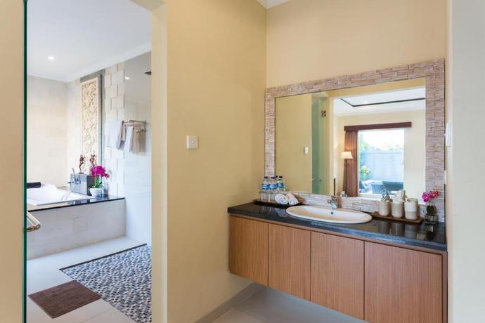 Imagen de la habitación del Hotel Kubu Petitenget Suite. Foto 2