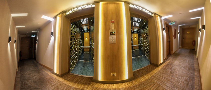 Imagen de los interiores del Hotel Kuhla. Foto 14