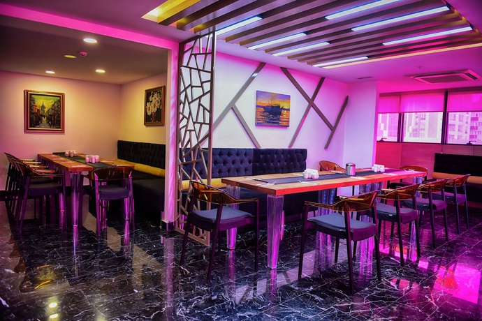 Imagen del bar/restaurante del Hotel Kuhla. Foto 6