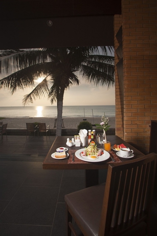 Imagen del bar/restaurante del Hotel Kuiburi and Resort. Foto 4