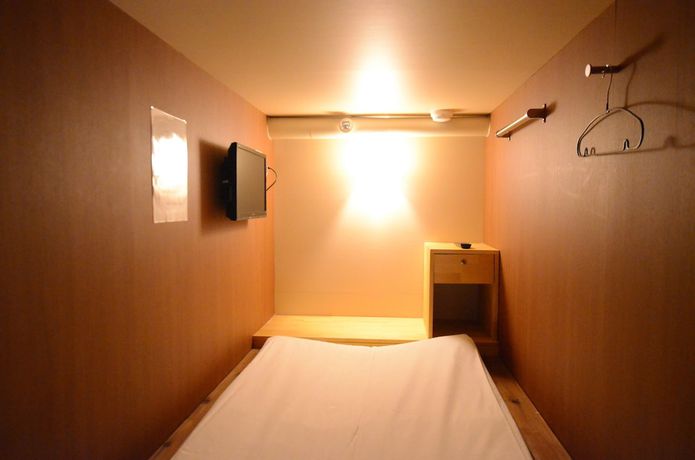 Imagen de la habitación del Hotel Kumamoto Capsule - Hostel, Caters To Men. Foto 4