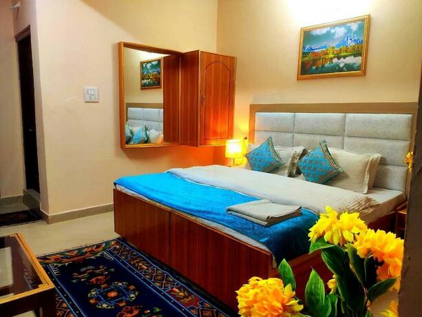 Imagen de la habitación del Hotel Kumar Residency, Dharamsala. Foto 17