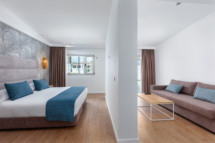 Imagen de la habitación del Hotel Kumara Serenoa By Lopesan Hotels. Foto 18