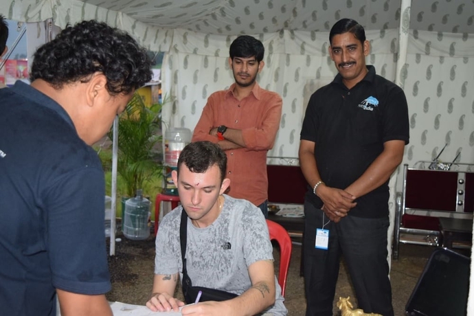 Imagen de los interiores del Hotel Kumbh Camp India. Foto 15
