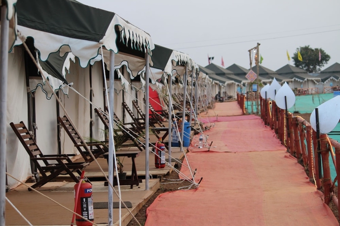 Imagen de los interiores del Hotel Kumbh Camp India. Foto 16