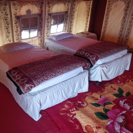 Imagen de la habitación del Hotel Kumbh Mela Vedic Tents. Foto 7