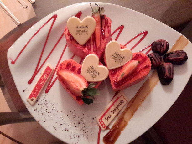 Imagen del bar/restaurante del Hotel Kumburgaz Marin Princess. Foto 6