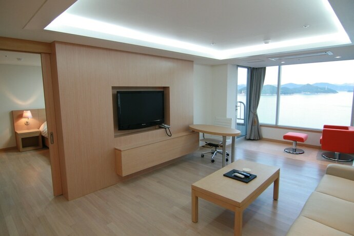 Imagen general del Hotel Kumho Tongyeong Marina Resort. Foto 8