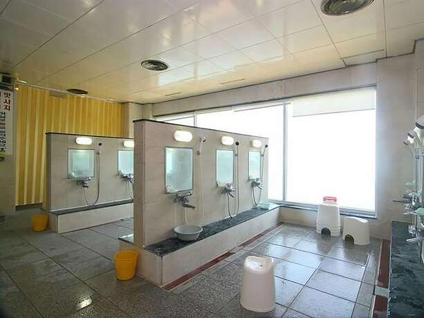 Imagen general del Hotel Kumho Tongyeong Marina Resort. Foto 11