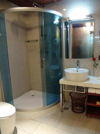 Imagen de la habitación del Hotel Kunming Golden Spring. Foto 7