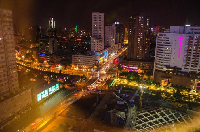Imagen general del Hotel Kunming Ha Te Da Zhen Plaza. Foto 2