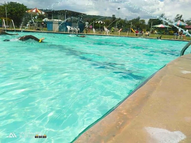 Imagen de la piscina del Hotel Kunste Nakuru. Foto 15