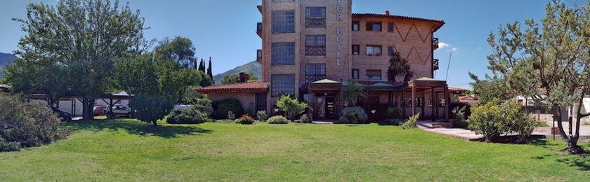 Imagen de los exteriores del Hotel Kuntur Posada. Foto 14