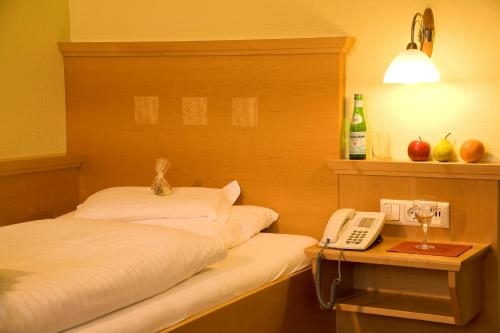 Imagen de la habitación del Hotel Kur- Und Wellnesshotel F&ouml;rch. Foto 7