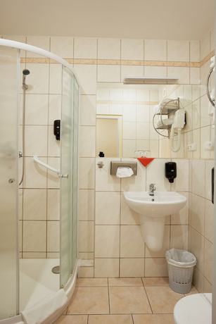 Imagen de la habitación del Hotel KurBrussel. Foto 7