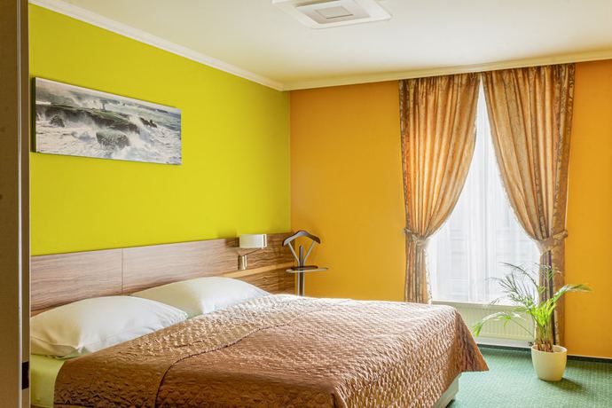 Imagen de la habitación del Hotel KurBrussel. Foto 12
