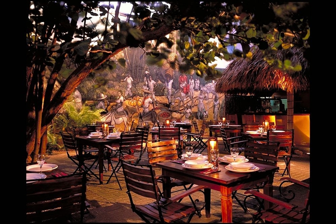 Imagen del bar/restaurante del Hotel Kura Hulanda Village & Spa. Foto 5