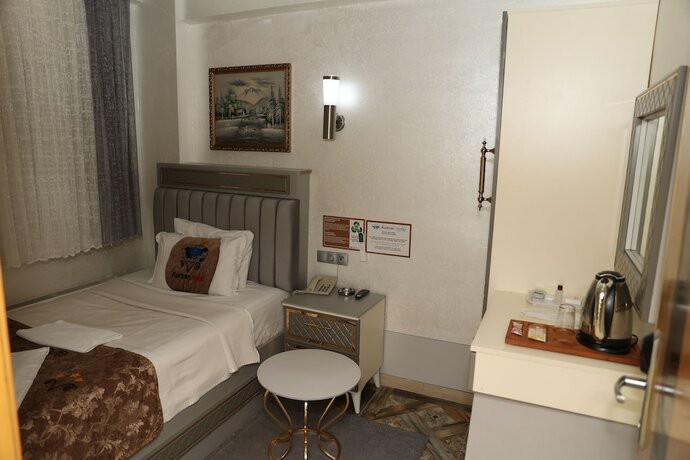 Imagen de la habitación del Hotel Kurban. Foto 14