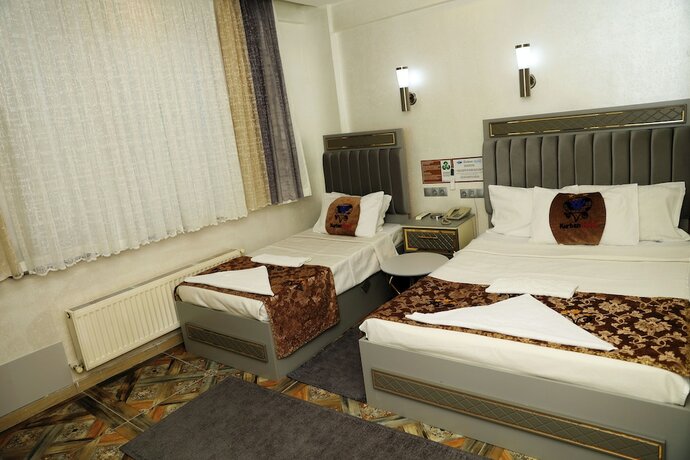 Imagen de la habitación del Hotel Kurban. Foto 20