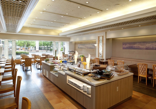 Imagen del bar/restaurante del Hotel Kure Hankyu. Foto 8