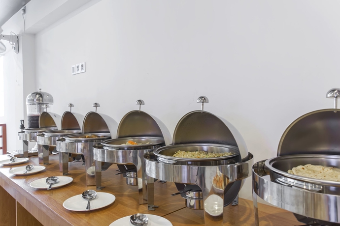 Imagen del bar/restaurante del Hotel Kuredhi Beach Inn. Foto 5