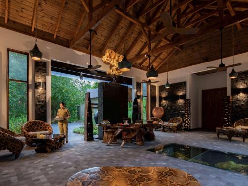 Imagen general del Hotel Kuredhivaru Resort and Spa Maldives. Foto 10