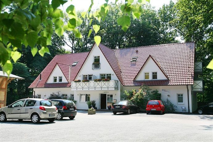 Imagen de los exteriores del Hotel Kurhaus Devin. Foto 5