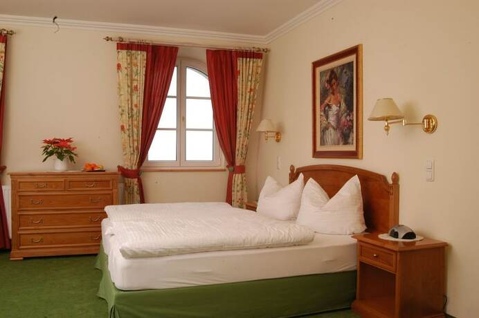 Imagen general del Hotel Kurhaus Dr. Petershofer. Foto 10