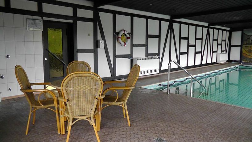 Imagen de la piscina del Hotel Kurhaus Uhlenberg. Foto 19
