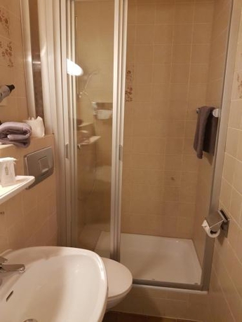 Imagen de la habitación del Hotel Kurhotel Roswitha. Foto 8