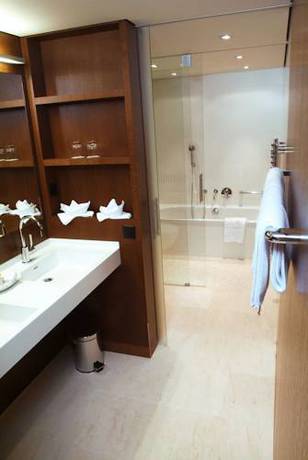 Imagen de la habitación del Hotel Kurhotel Sonnmatt Luzern. Foto 7