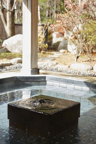 Imagen de la piscina del Hotel Kurobe Kanko. Foto 12