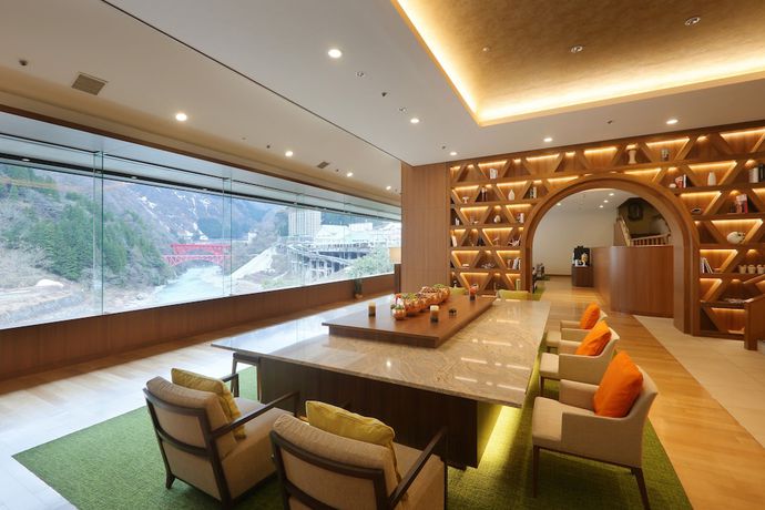 Imagen de los interiores del Hotel Kurobe Unazuki Onsen Yamanoha (Previously Unazuki Suginoi Hotel). Foto 11