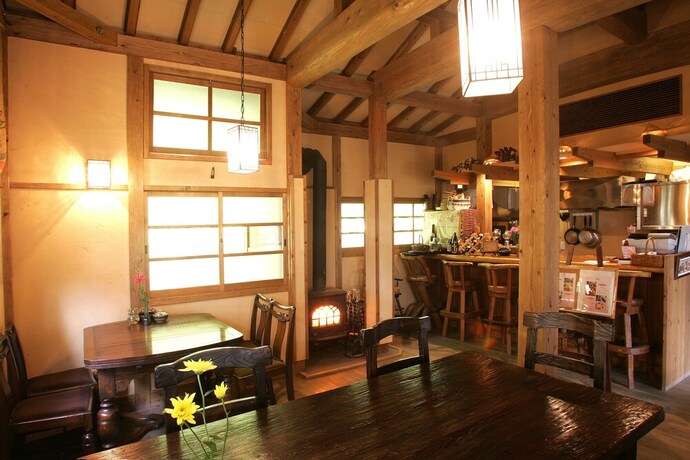 Imagen de los interiores del Hotel Kurokawa Onsen Yumerindo Hanadomari. Foto 30